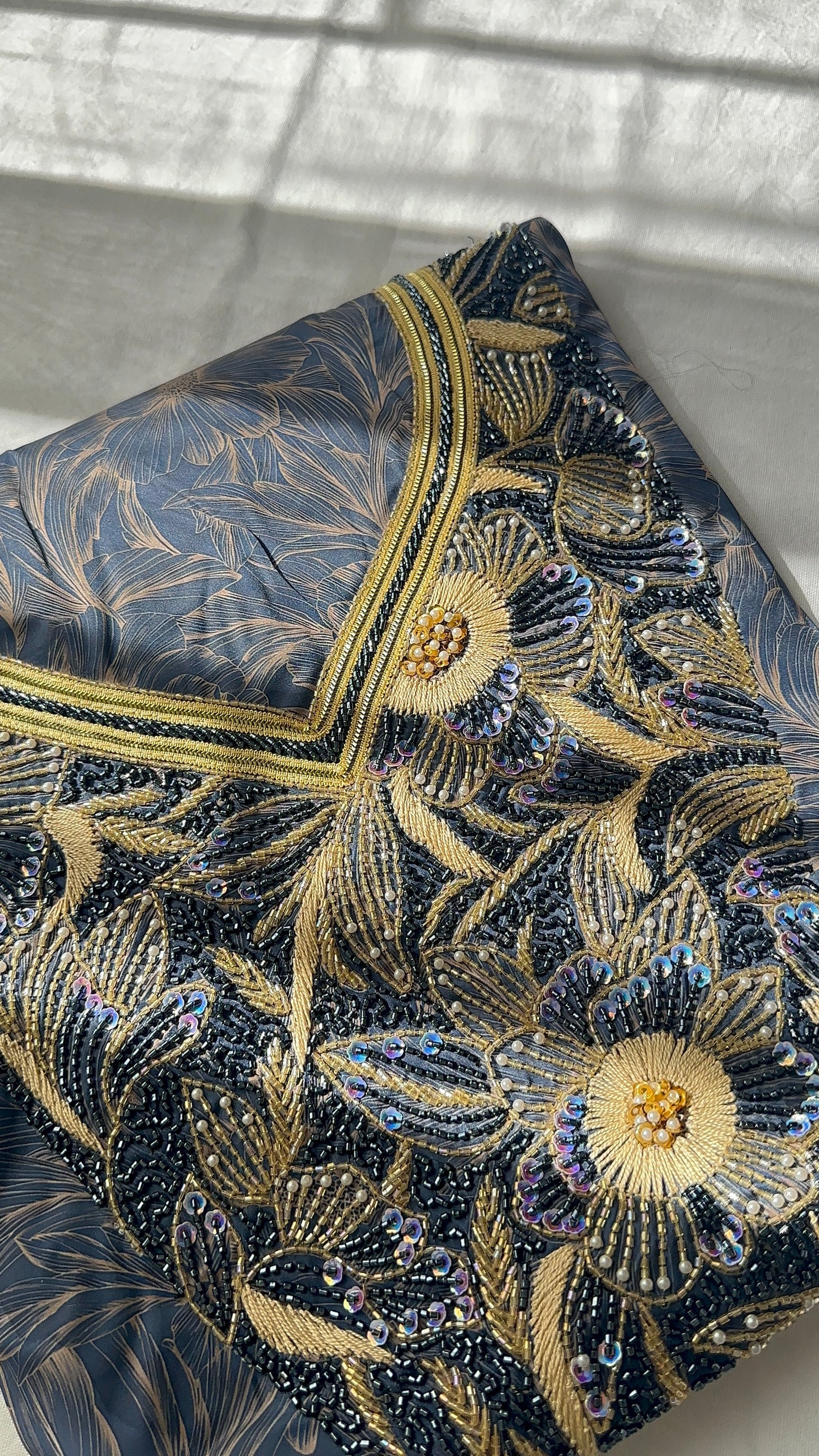 MUKHAWAR UNSTITCHED